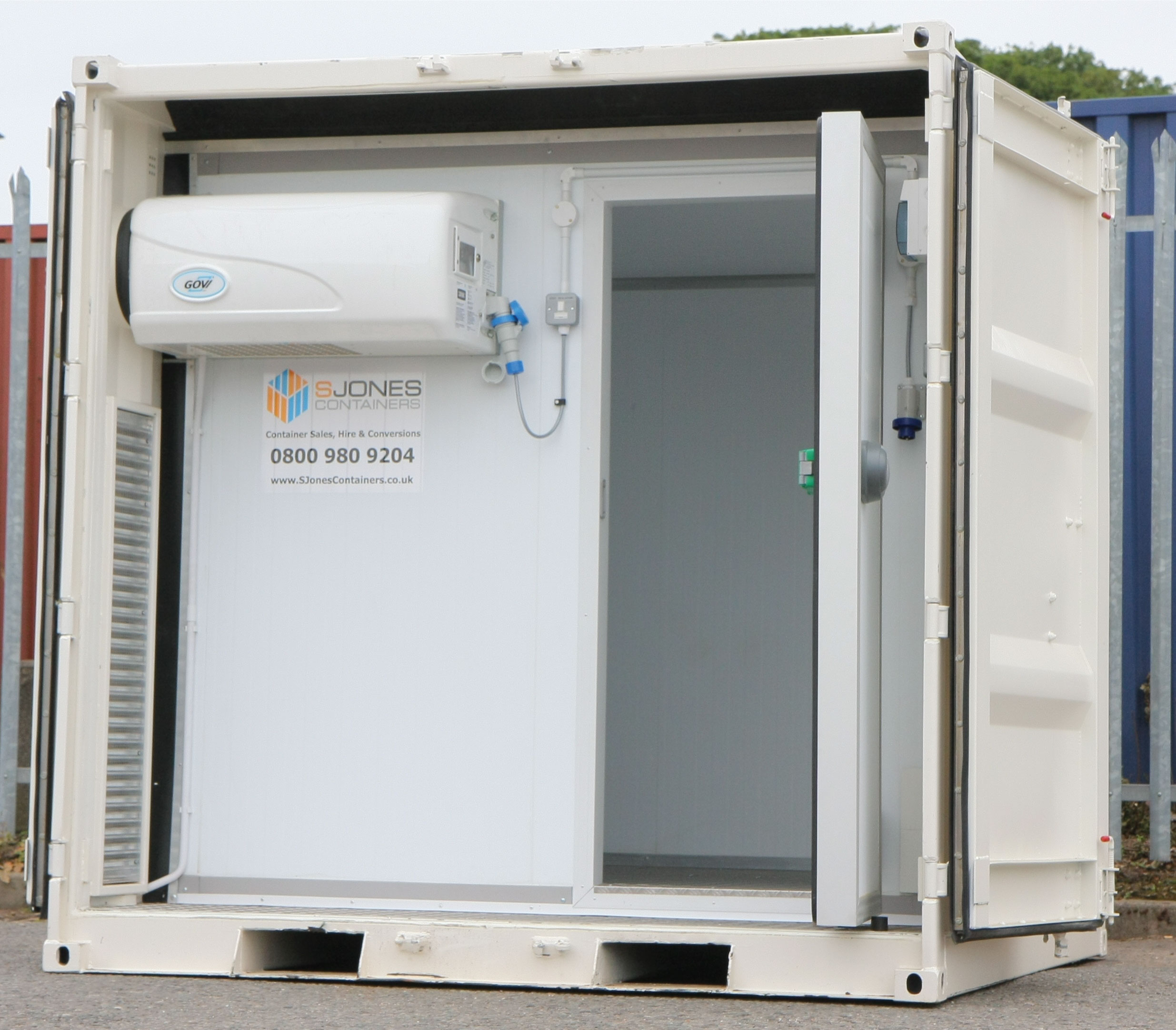 container conversion to refrigerator